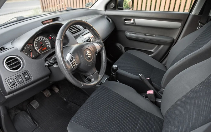 Suzuki Swift cena 18900 przebieg: 174000, rok produkcji 2009 z Ozimek małe 352